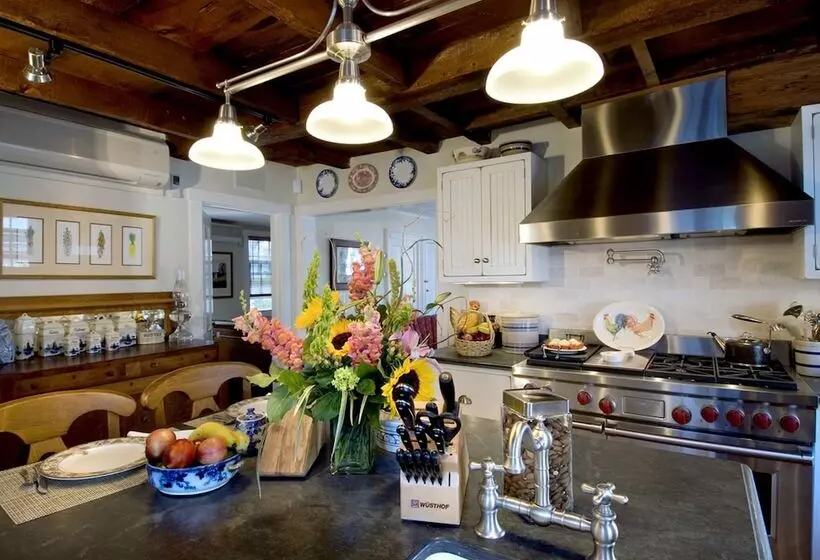 צימר Revere Guest House