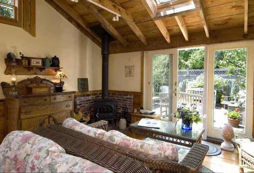 민박 Revere Guest House