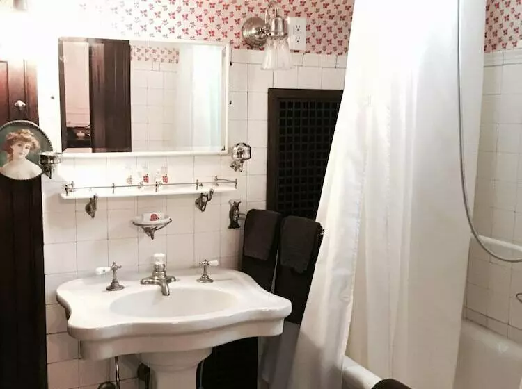 ベッドアンドブレックファースト The Inn At Irwin Gardens