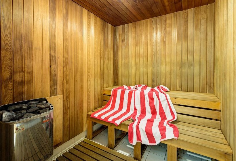 The Crest Apartments