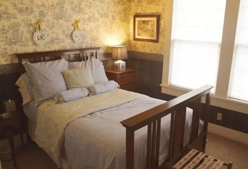 Granny Lou's Bed And Breakfast