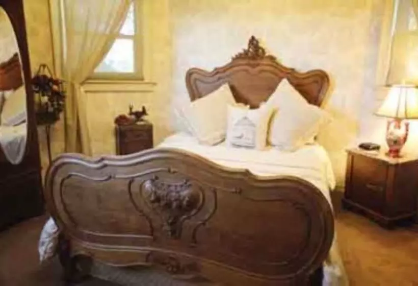 Granny Lou's Bed And Breakfast