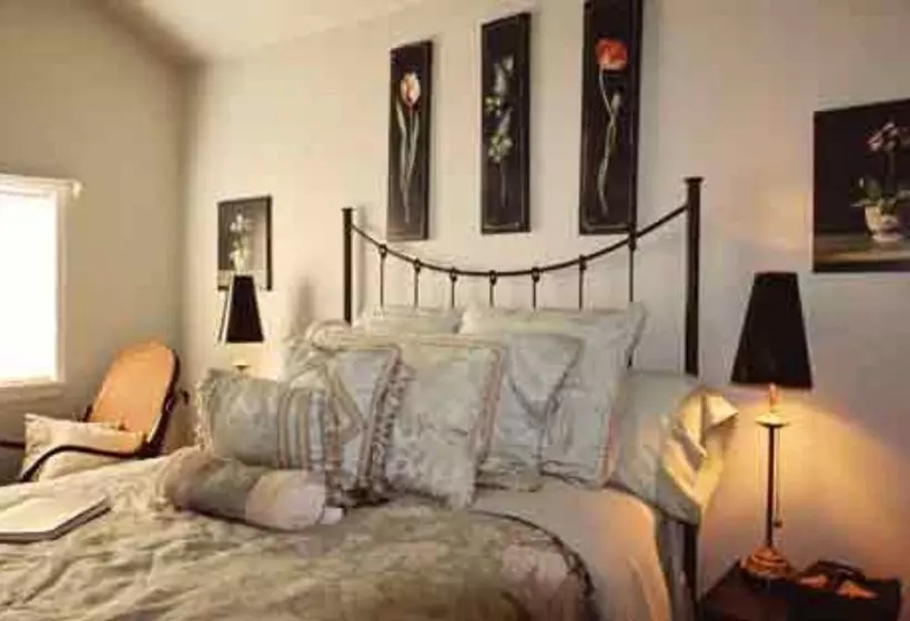 Granny Lou's Bed And Breakfast