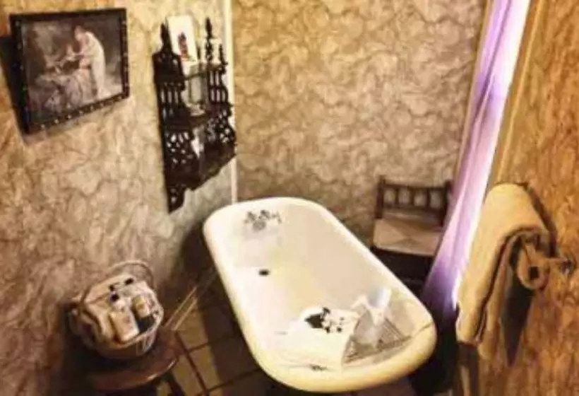 Granny Lou's Bed And Breakfast