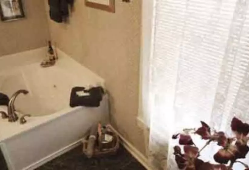 Granny Lou's Bed And Breakfast