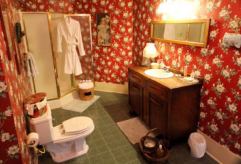 Granny Lou's Bed And Breakfast