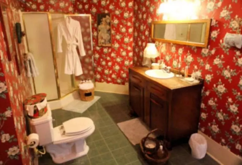 Granny Lou's Bed And Breakfast