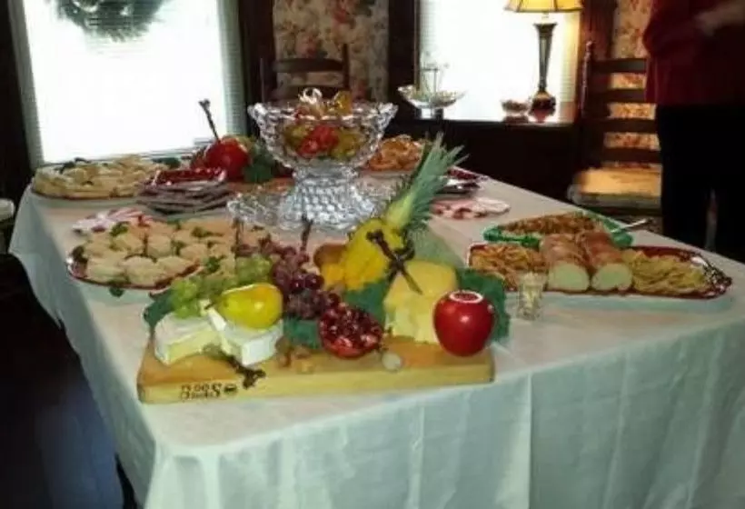 Granny Lou's Bed And Breakfast