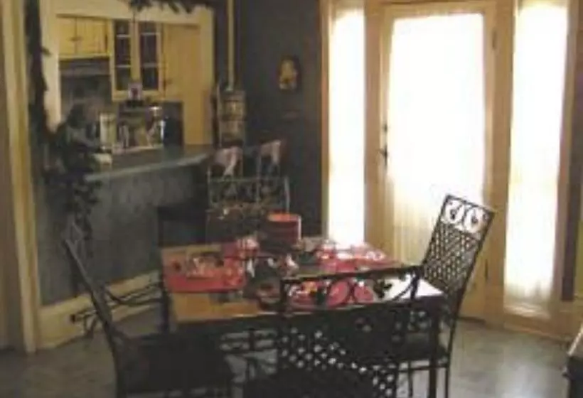 Granny Lou's Bed And Breakfast