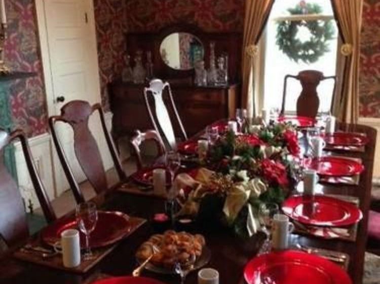 Granny Lou's Bed And Breakfast