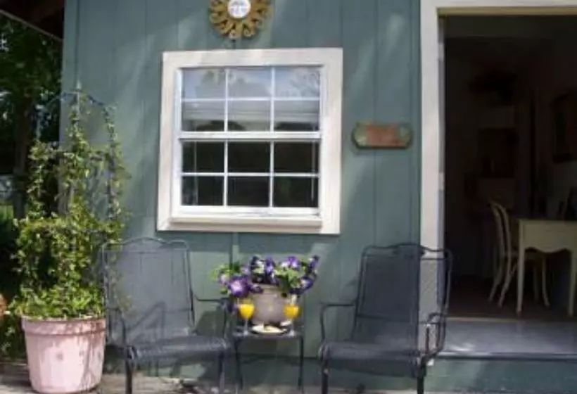 Granny Lou's Bed And Breakfast