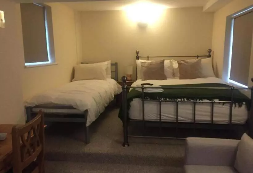 Hotelli Findon Rest Ltd