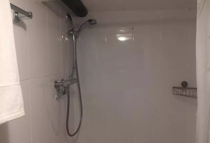 Hotelli Findon Rest Ltd