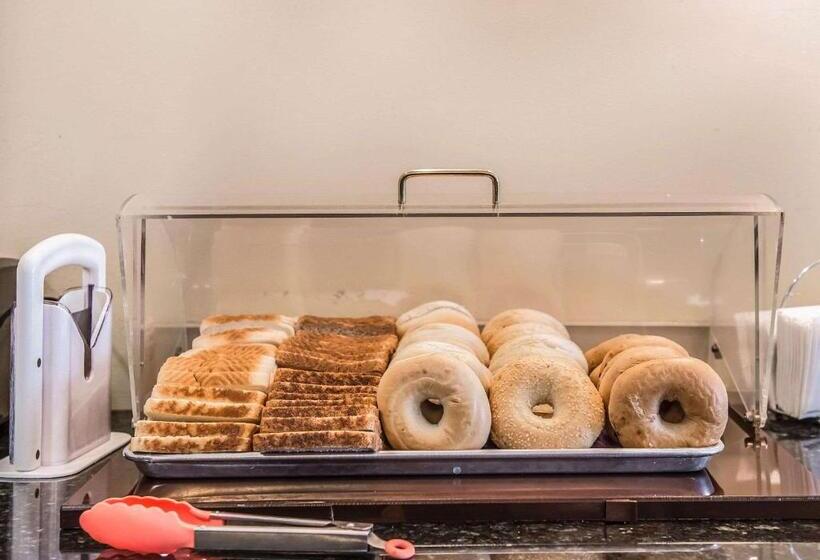 فندق Quality Inn