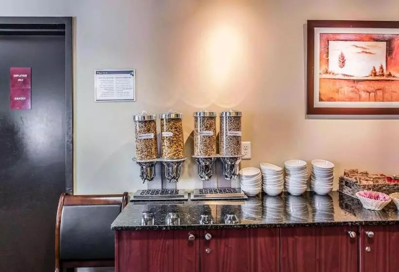 Отель Quality Inn