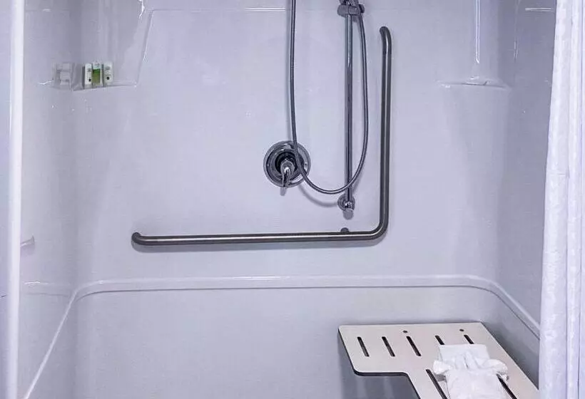 Отель Quality Inn