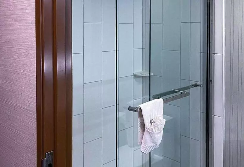 Отель Quality Inn