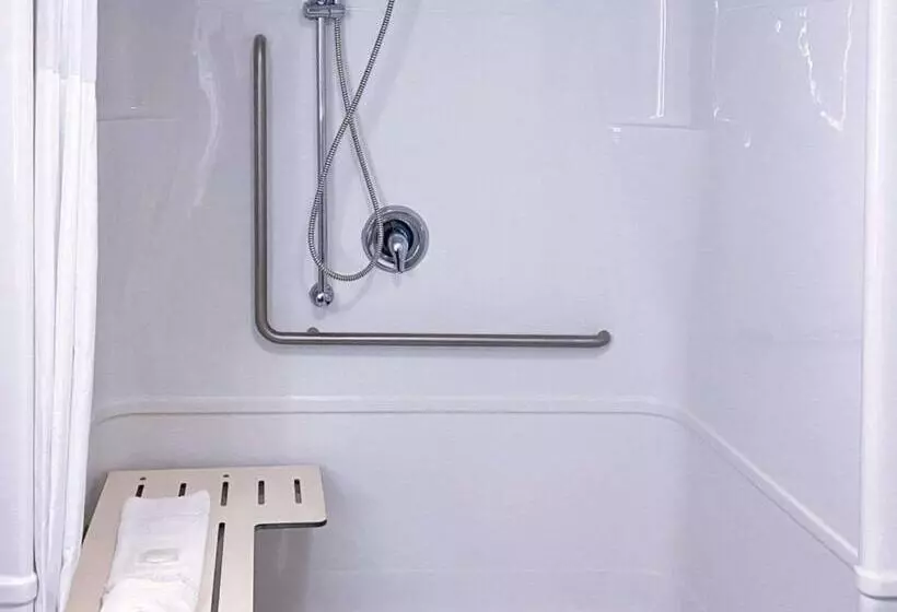 Отель Quality Inn