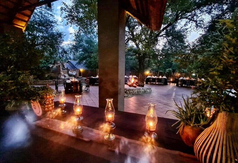 בית מלון כפרי Karongwe Portfolio   Shiduli Private Game Lodge