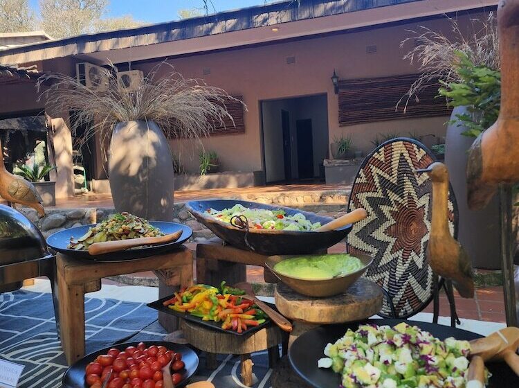 בית מלון כפרי Karongwe Portfolio   Shiduli Private Game Lodge