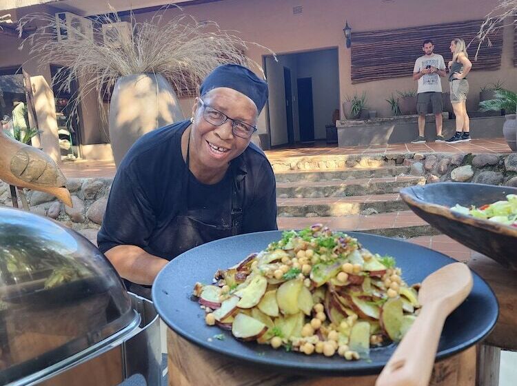 בית מלון כפרי Karongwe Portfolio   Shiduli Private Game Lodge