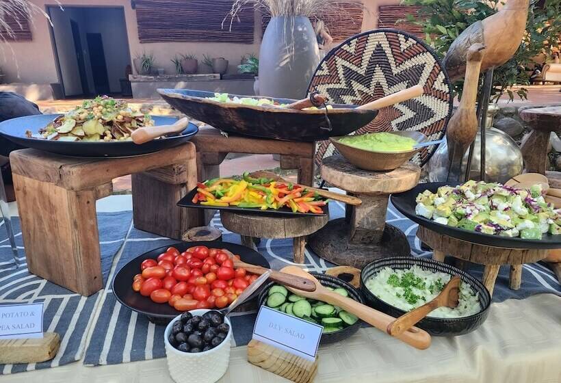 בית מלון כפרי Karongwe Portfolio   Shiduli Private Game Lodge