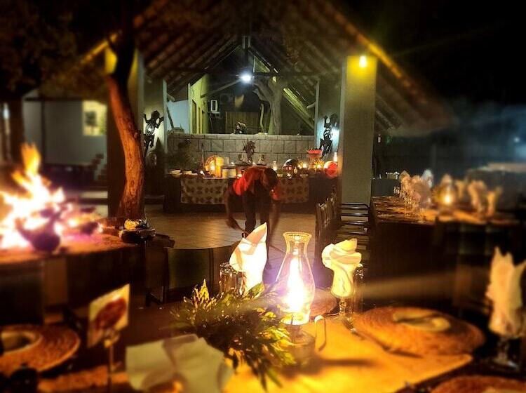 בית מלון כפרי Karongwe Portfolio   Shiduli Private Game Lodge