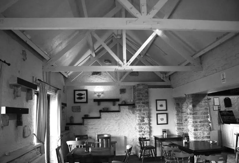 Отель The Scott Arms