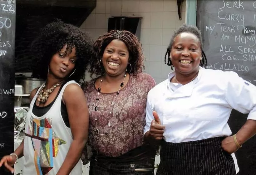 Отель The Scott Arms