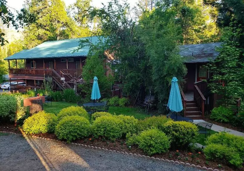 酒店 Yosemite Riverside Inn