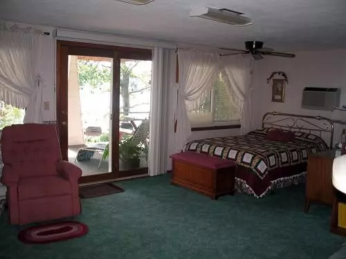 Lakeshore Bed And Breakfast