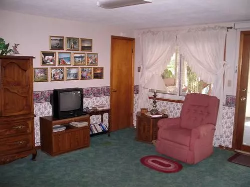 Lakeshore Bed And Breakfast