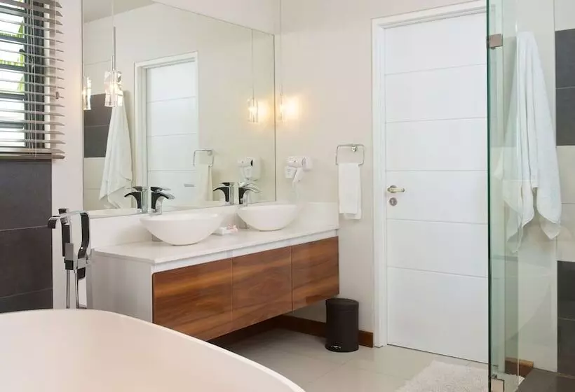 Leora Beach By Horizon Holidays