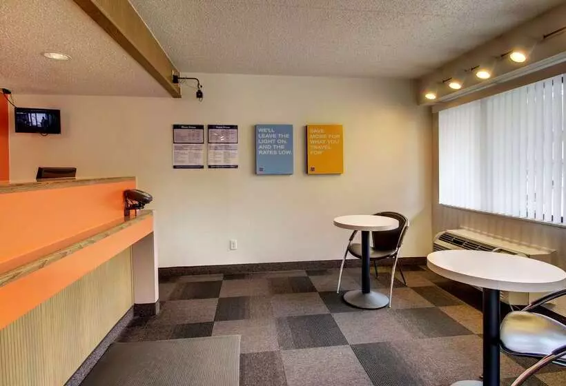 Motel 6 Cedar Rapids, Ia