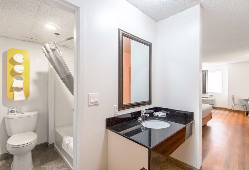 Motel 6 Lawrence, Ks