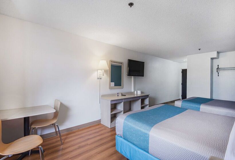 Motel 6 Lawrence, Ks