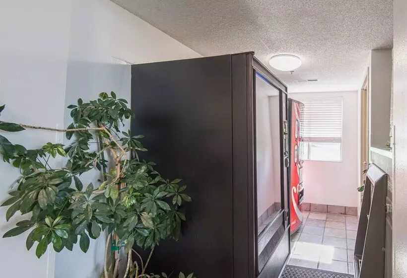 Motel 6 Lawrence, Ks