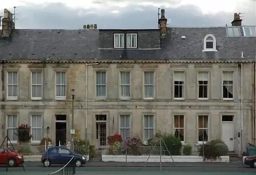 Majatalo Eglinton Guest House