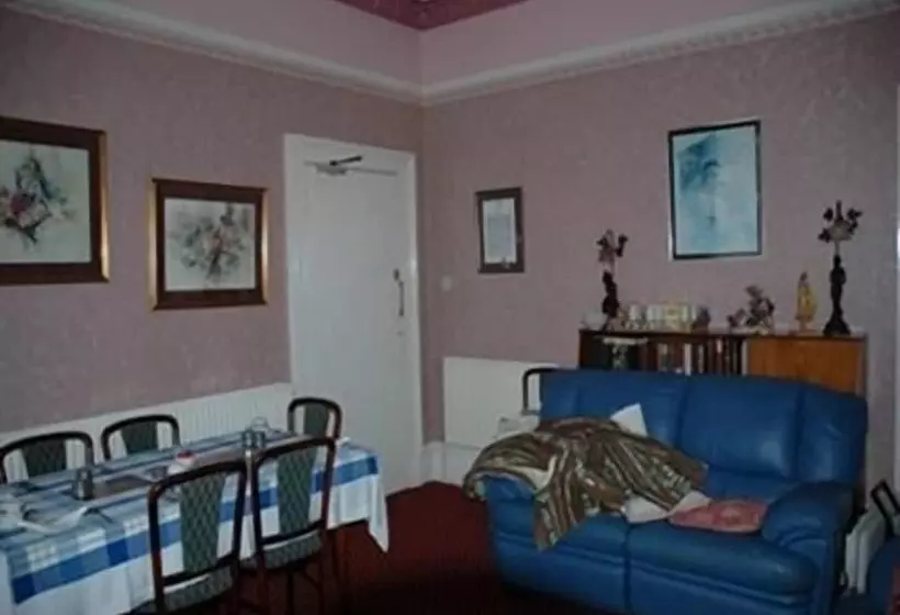 Majatalo Eglinton Guest House