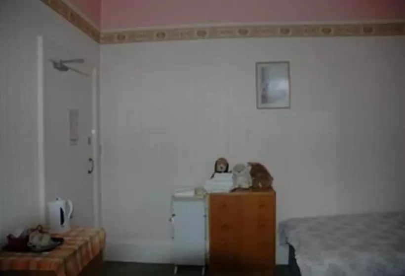 Majatalo Eglinton Guest House