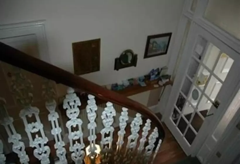 Majatalo Eglinton Guest House