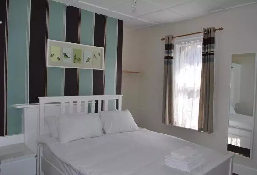 پانسیون Millifont Guest House