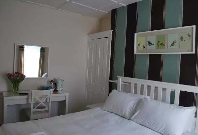 پانسیون Millifont Guest House