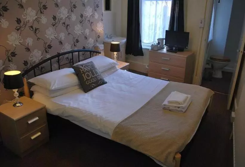 پانسیون Millifont Guest House