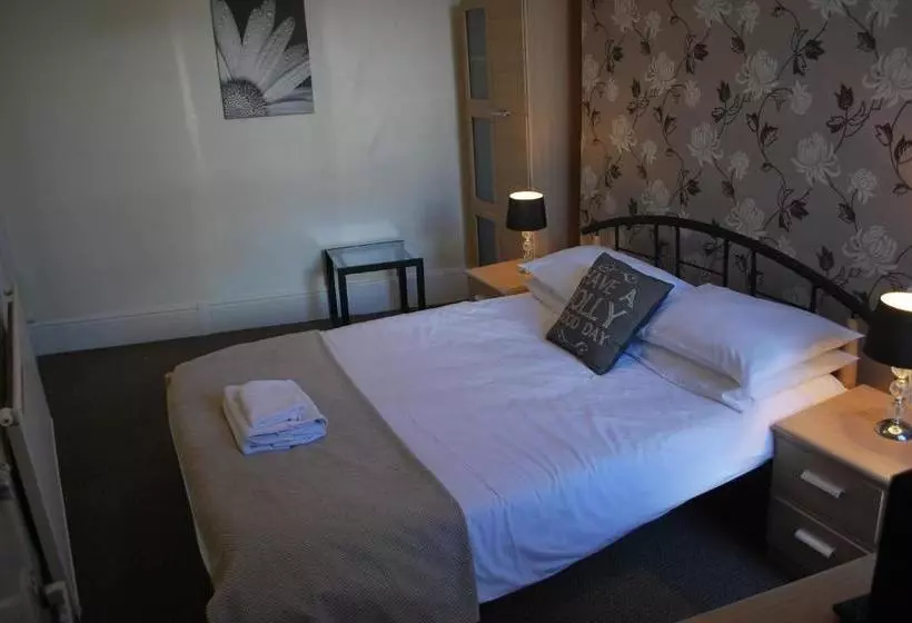 پانسیون Millifont Guest House