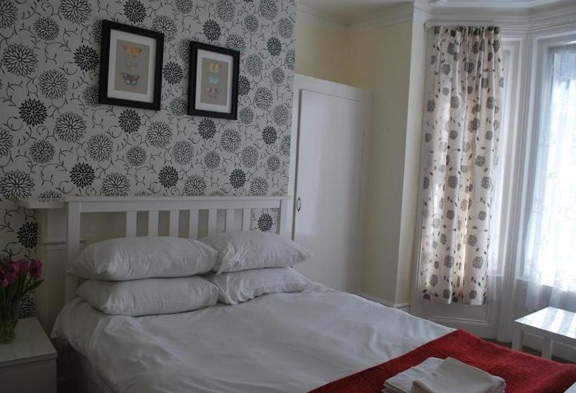 بنسيون Millifont Guest House