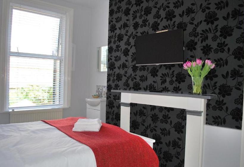 بنسيون Millifont Guest House