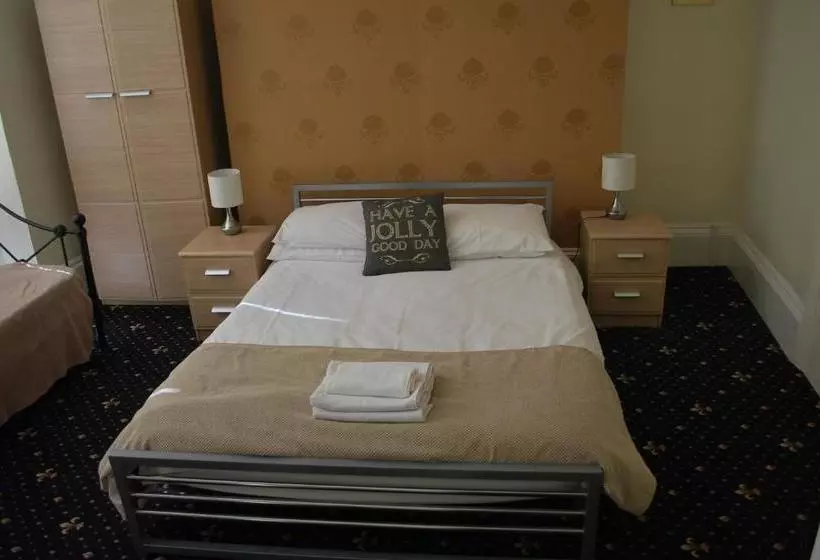 پانسیون Millifont Guest House