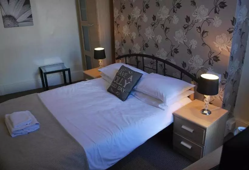 پانسیون Millifont Guest House