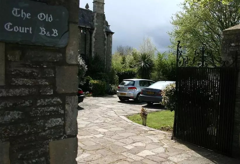 ペンション The Old Court - Guest House